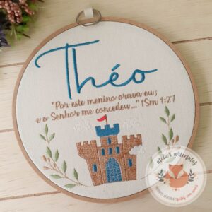 Quadro Porta Maternidade Bordado Castelo